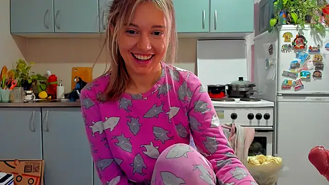 foxy blond online show from 7, 11, 2025