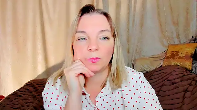 Regina  blue online show from 4, 12, 2025