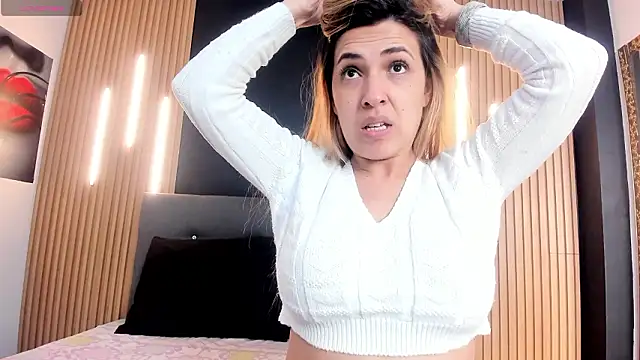 EvaaLovia1 online show from 5, 3, 2026