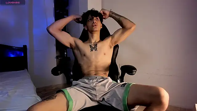 Snapshot of Snakebutterfly chatting on 9, 3, 2025 Snakebutterfly online show from 9, 3, 2025