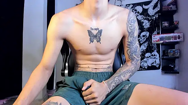 Snapshot of Snakebutterfly chatting on 4, 3, 2026 Snakebutterfly online show from 4, 3, 2026