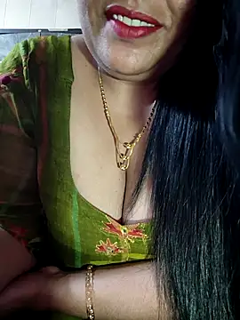 Snapshot of sneha_rose chatting on 10, 9, 2025 sneha rose online show from 10, 9, 2025