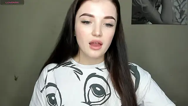 Snapshot of EvaaMillerr99 chatting on 9, 1, 2025 EvaaMillerr99 online show from 9, 1, 2025