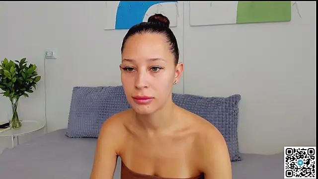 SelenaRousey online show from 4, 7, 2026