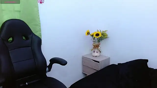 AlexandraJones  online show from 20, 10, 2025