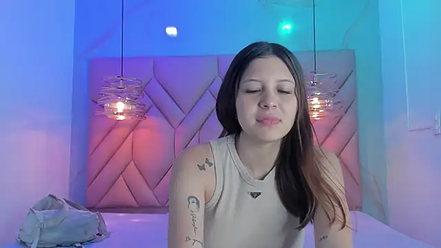 Snapshot of AngelaaCute_ chatting on 12, 6, 2026 AngelaaCute online show from 12, 6, 2026