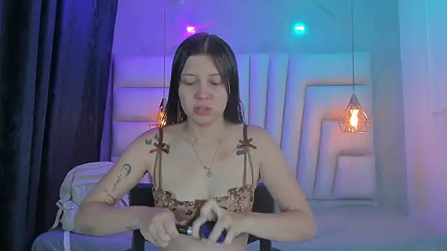 Snapshot of AngelaaCute_ chatting on 4, 8, 2026 AngelaaCute online show from 4, 8, 2026