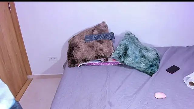 Snapshot of annika_taylor chatting on 13, 12, 2024 annika taylor online show from 13, 12, 2024