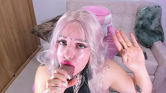 Snapshot of annika_taylor chatting on 24, 12, 2024 annika taylor online show from 24, 12, 2024