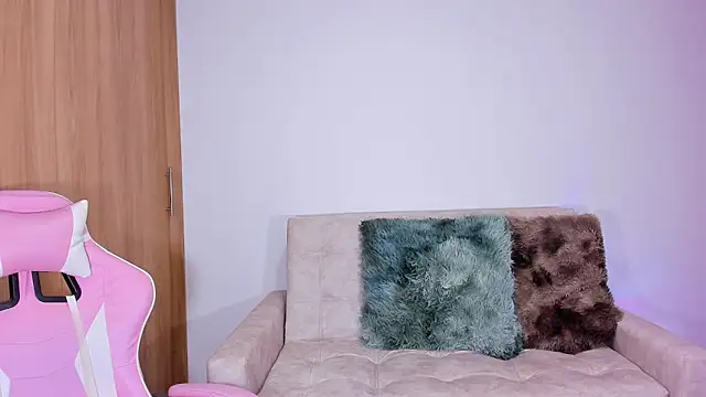 Snapshot of annika_taylor chatting on 18, 1, 2025 annika taylor online show from 18, 1, 2025