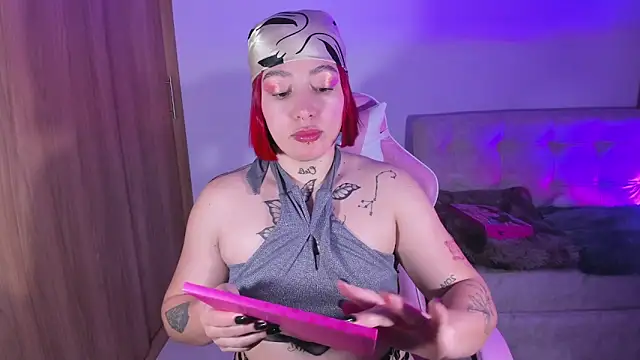 Snapshot of annika_taylor chatting on 27, 2, 2025 annika taylor online show from 27, 2, 2025