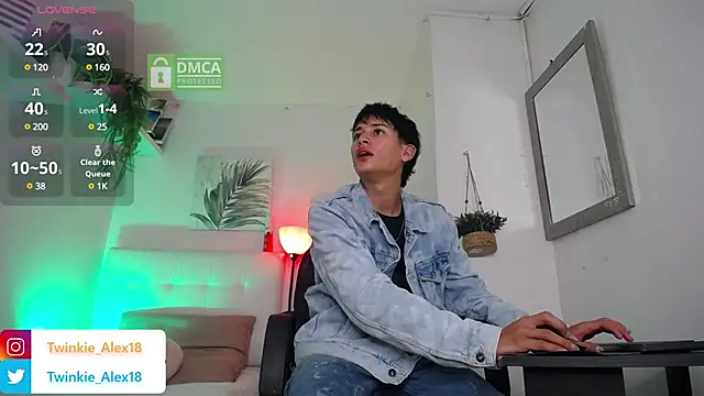 Twinkie-Alex18 online show from 4, 12, 2024