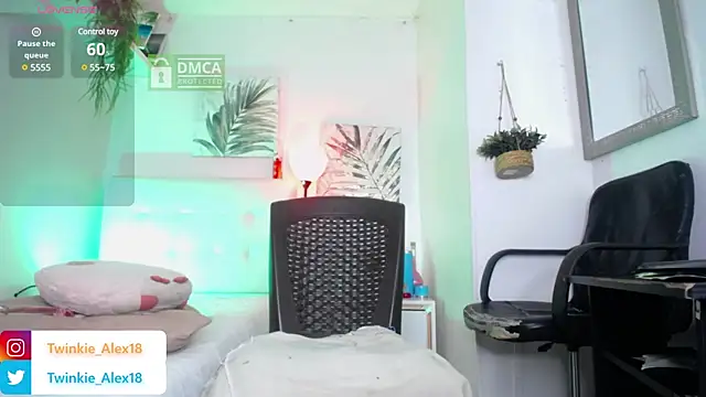 Twinkie-Alex18 online show from 5, 12, 2024