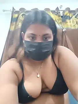 Hotmilfxox online show from 1, 2, 2025