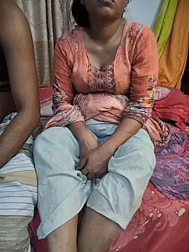 Snapshot of Desi_Best_Anal chatting on 18, 2, 2025 Desi Best Anal online show from 18, 2, 2025