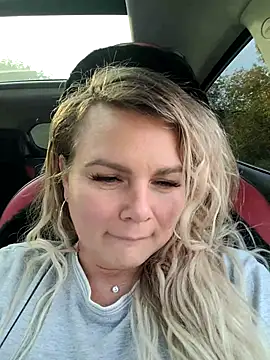 Snapshot of candy_queeen chatting on 20, 9, 2025 candy queeen online show from 20, 9, 2025