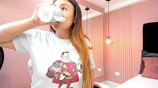 Snapshot of dulce_santamaria chatting on 6, 12, 2024 dulce santamaria online show from 6, 12, 2024