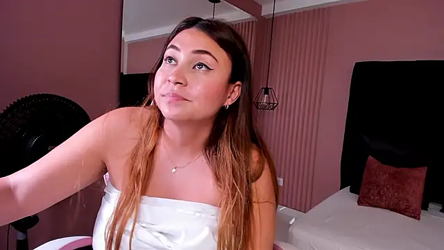 Snapshot of dulce_santamaria chatting on 13, 12, 2024 dulce santamaria online show from 13, 12, 2024