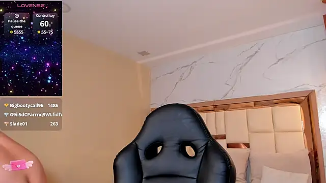 Snapshot of dulce_santamaria chatting on 21, 12, 2024 dulce santamaria online show from 21, 12, 2024