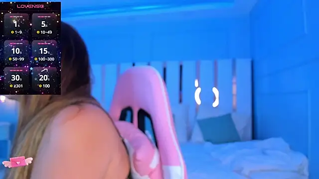 Snapshot of dulce_santamaria chatting on 24, 12, 2024 dulce santamaria online show from 24, 12, 2024