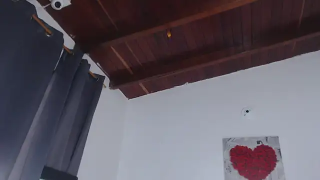 Snapshot of Amara_Red chatting on 13, 10, 2025 Amara Red online show from 13, 10, 2025