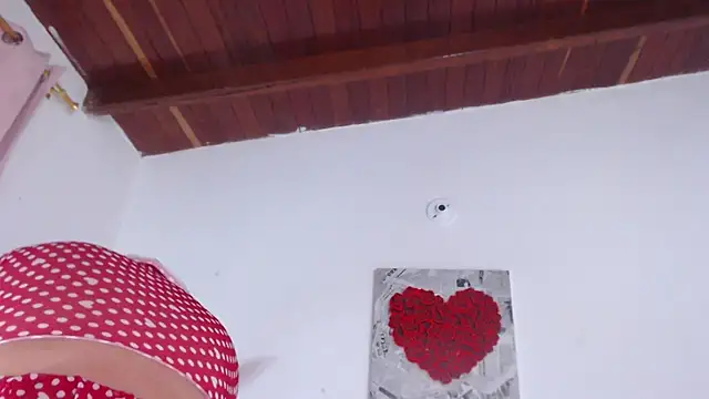 Snapshot of Amara_Red chatting on 10, 11, 2025 Amara Red online show from 10, 11, 2025