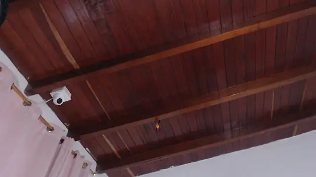 Snapshot of Amara_Red chatting on 15, 12, 2025 Amara Red online show from 15, 12, 2025