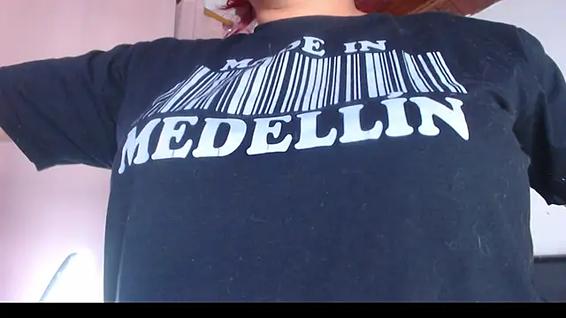 Snapshot of Amara_Red chatting on 1, 4, 2026 Amara Red online show from 1, 4, 2026