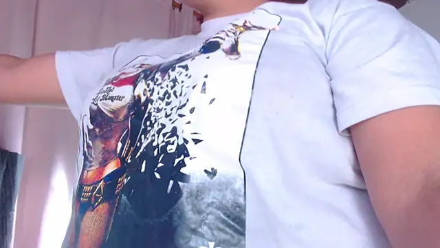 Snapshot of Amara_Red chatting on 7, 4, 2026 Amara Red online show from 7, 4, 2026