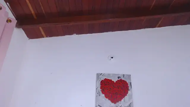 Snapshot of Amara_Red chatting on 9, 4, 2026 Amara Red online show from 9, 4, 2026