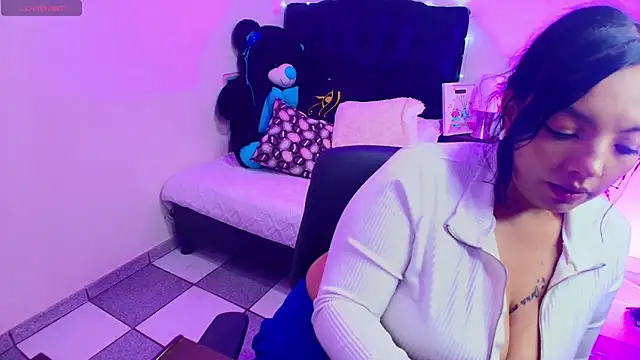 Snapshot of loren_tits24 chatting on 2, 5, 2026 loren tits24 online show from 2, 5, 2026