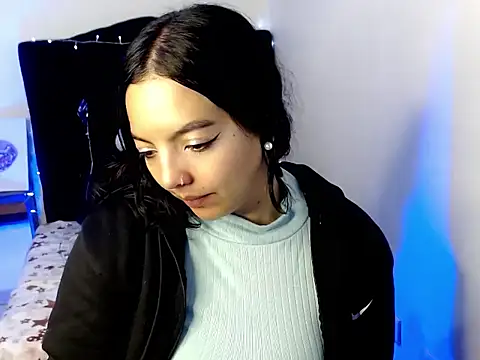 Snapshot of loren_tits24 chatting on 2, 8, 2026 loren tits24 online show from 2, 8, 2026