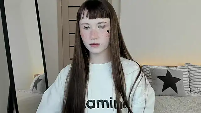 Stella Sunny online show from 5, 4, 2026