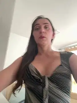Snapshot of natalie_cowens chatting on 22, 5, 2026 natalie cowens online show from 22, 5, 2026
