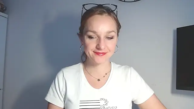 Snapshot of AliciaDesire chatting on 18, 2, 2026 AliciaDesire online show from 18, 2, 2026