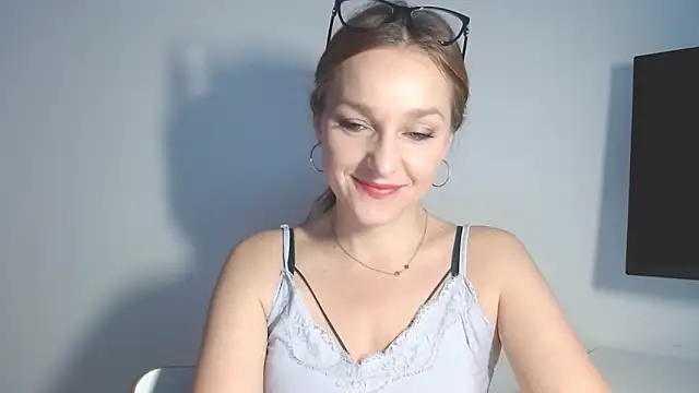 Snapshot of AliciaDesire chatting on 20, 2, 2026 AliciaDesire online show from 20, 2, 2026