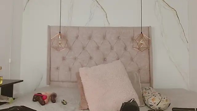 Snapshot of zamira_44 chatting on 9, 10, 2025 zamira 44 online show from 9, 10, 2025