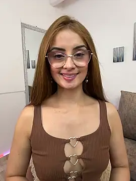 Snapshot of MiaaLoren chatting on 5, 2, 2026 MiaaLoren online show from 5, 2, 2026