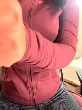 Snapshot of Adriennesexxx chatting on 20, 11, 2025 Adriennesexxx online show from 20, 11, 2025