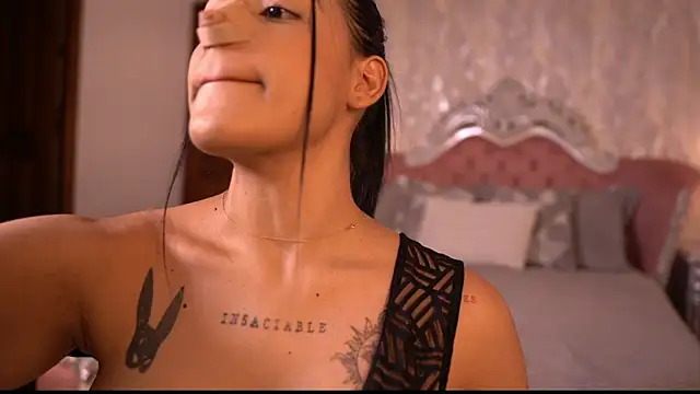 Snapshot of AngelineConnor chatting on 29, 10, 2025 AngelineConnor online show from 29, 10, 2025