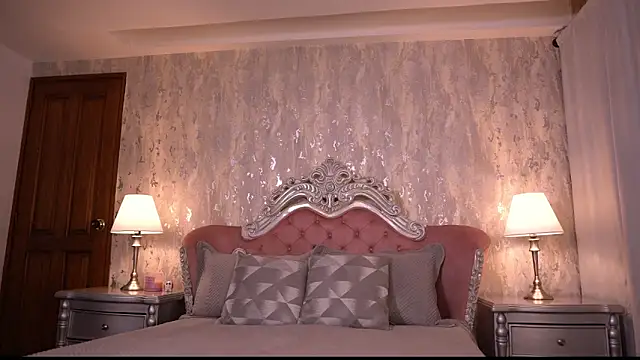 Snapshot of AngelineConnor chatting on 1, 11, 2025 AngelineConnor online show from 1, 11, 2025