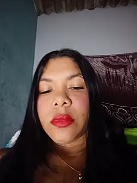 Snapshot of DIORA_Latina chatting on 5, 7, 2026 DIORA Latina online show from 5, 7, 2026