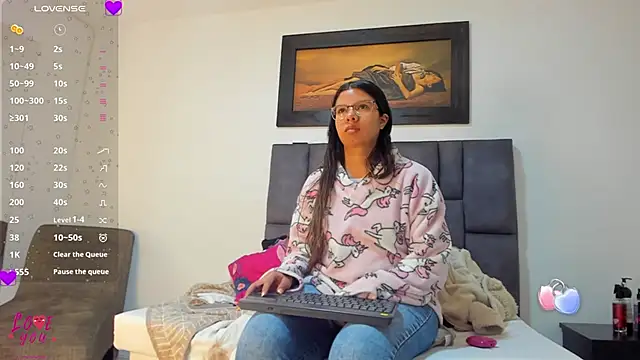 Snapshot of Vahiolet_smith chatting on 3, 2, 2026 Vahiolet smith online show from 3, 2, 2026