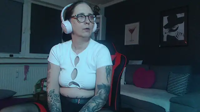 EiskalterEngel74 online show from 10, 1, 2025