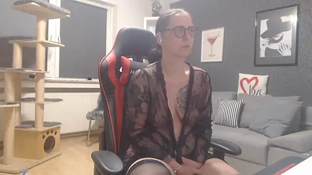 EiskalterEngel74 online show from 24, 1, 2025