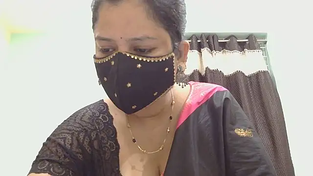 Snapshot of payal_sharma1 chatting on 14, 5, 2026 payal sharma1 online show from 14, 5, 2026