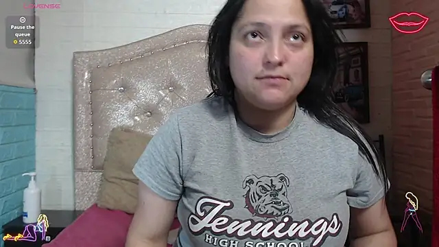 KataleyaStiward online show from 8, 11, 2025