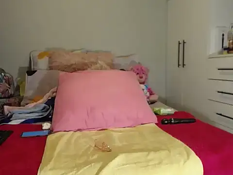 Amberbela online show from 5, 10, 2025