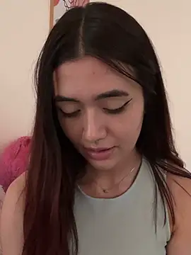 Snapshot of HallieLemon1 chatting on 14, 2, 2025 HallieLemon1 online show from 14, 2, 2025