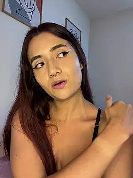 Snapshot of HallieLemon1 chatting on 9, 3, 2025 HallieLemon1 online show from 9, 3, 2025